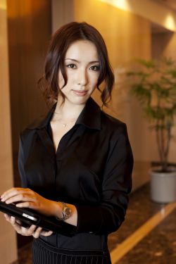 王者榮耀公孫離咬鐵球流口水