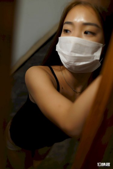 自己過來趴著